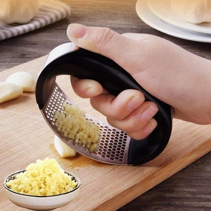 Stainless Steel Garlic Press - 1 Pc Ergonomic Design for Effortless Crushing